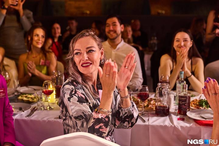 Подружки невесты, коллеги, родственники, одноклассники — собрали всех